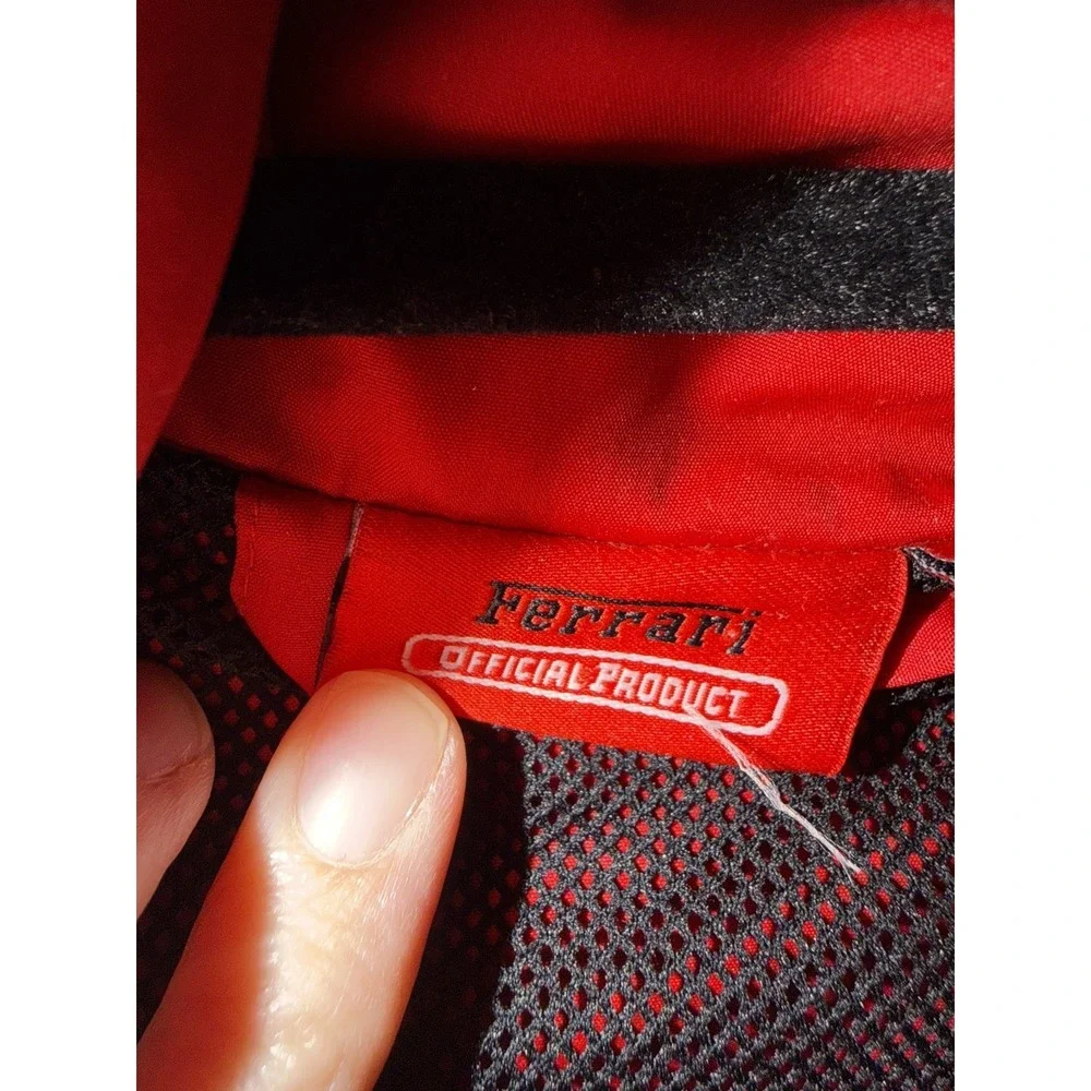 Ferrari Rain Jacket: Classic Scuderia Ferrari Rain‎ Jacket Red Size Large